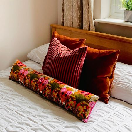 The Lake House, Woking Luaran gambar