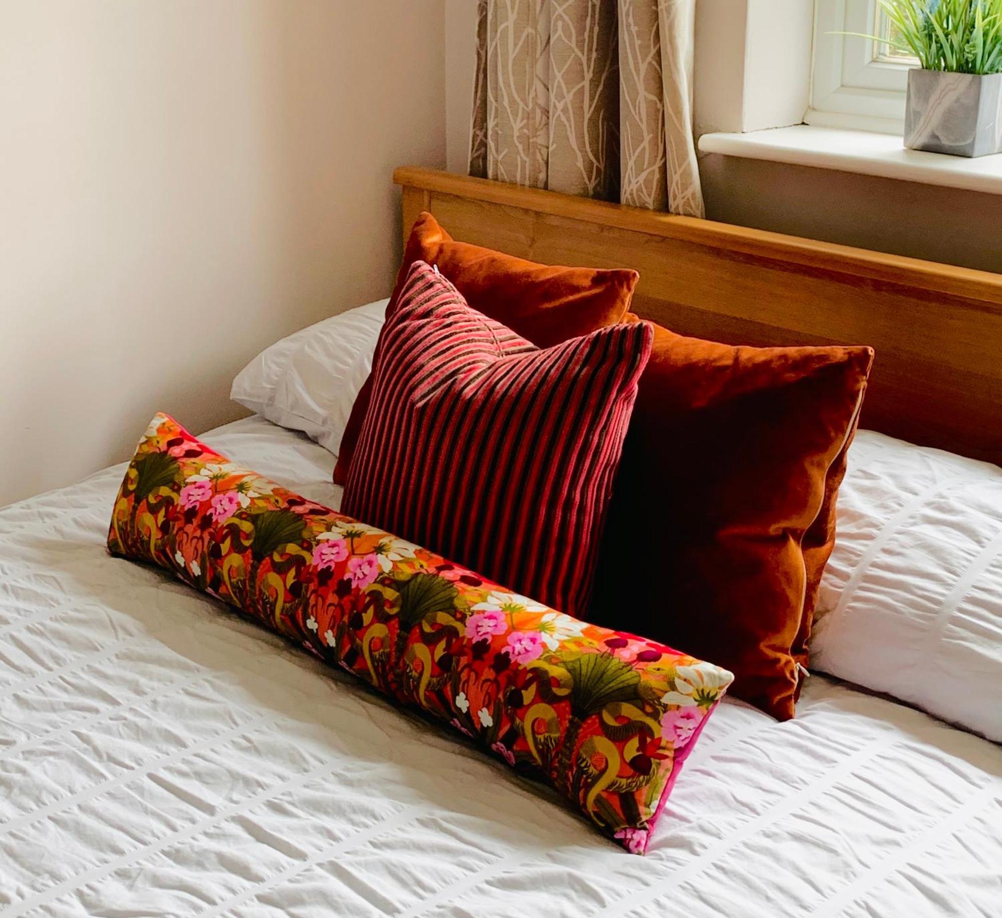 The Lake House, Woking Luaran gambar