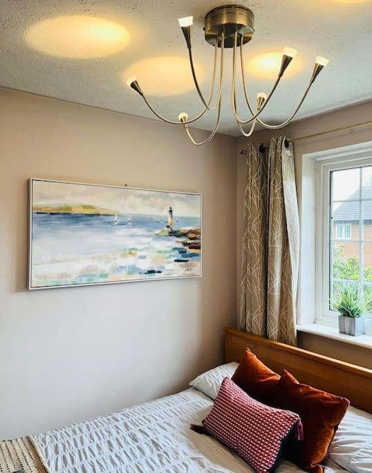 The Lake House, Woking Luaran gambar